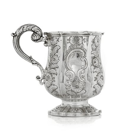 ARGENTI D'EPOCA MUG IN ARGENTO, LONDRA, 1829, decori a sbalzi floreali e...