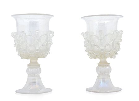 SEGUSO COPPIA DI VASI IN VETRO IRIDATO, A.SEGUSO, XX SECOLO, a calice con...