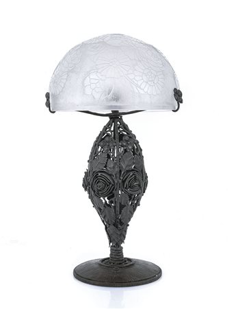 DAUM NANCY PARALUME IN VETRO DOPPIO, DAUM NANCY, 1930 CA., a cupola in vetro...