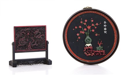 ARTE ORIENTALE PANNELLO IN LEGNO LACCATO CON APPLICAZIONI IN CORALLO, GIADA E...