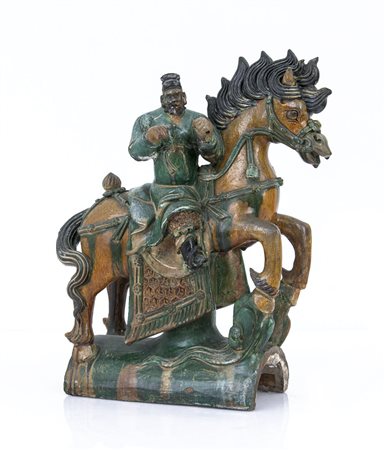 ARTE ORIENTALE TEGOLA IN CERAMICA, CINA, XIX SECOLO, con cavaliere su...
