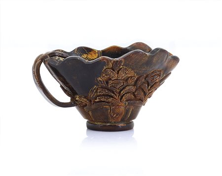 ARTE ORIENTALE TAZZA IN CORNO DI RINOCERONTE, CINA, XIX SECOLO, a coppa...