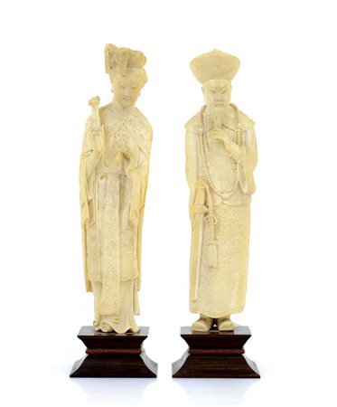 AVORIO COPPIA DI SCULTURE IN AVORIO, CINA, INIZIO XX SECOLO, raffiguranti...