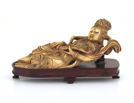 AVORIO SCULTURA IN AVORIO, CINA, INIZIO XX SECOLO, raffigurante Divinità...