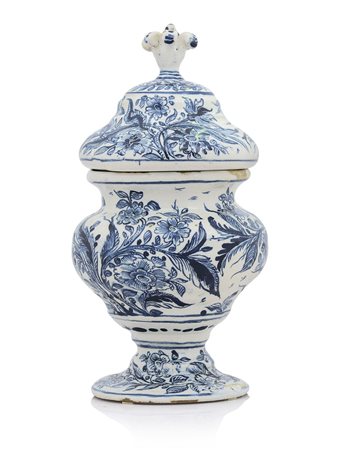 SAVONA VASO PORTA TABACCO CON COPERCHIO IN MAIOLICA, SAVONA, XVIII SECOLO, a...