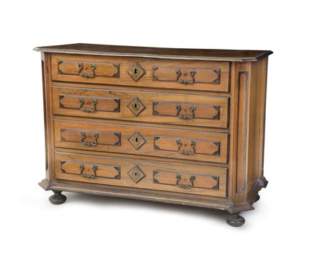 MOBILE DEL XVIII SECOLO CASSETTONE IN NOCE, PIEMONTE, XVIII SECOLO, fronte a...