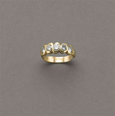 Veretta in oro giallo con cinque diamanti rotondi taglio a brillante ct...