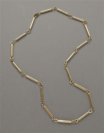 Catena ad anelli e bacchette cilindriche in oro giallo, lungh. cm 62, g....