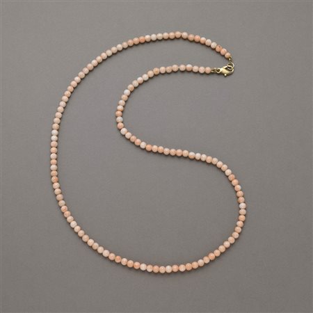 Collana di corallo rosa con boules di mm 5,00, chiusura in oro giallo, lungh....