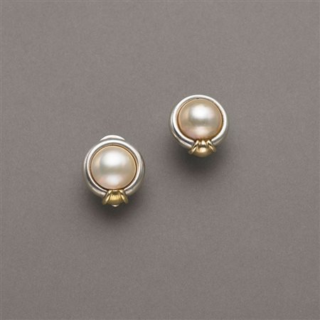 Orecchini a lobo con clips in oro 585/1000 e argento con due perle mabè,...