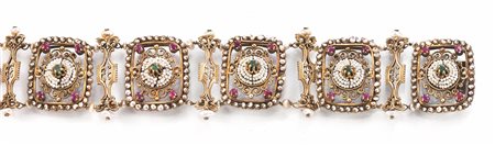 BRACCIALE, SEC. XIX, IN ORO A BASSO TITOLO, MICROPERLE E PIETRE DI COLORE...