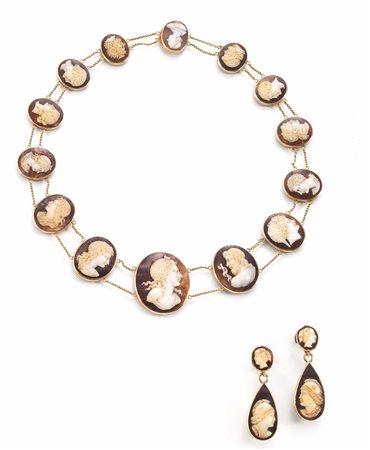 DEMI PARURE IN ARGENTO, ORO GIALLO E CAMMEI COMPOSTA DI COLLANA E PAIO DI...