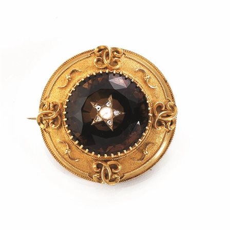 SPILLA IN ORO GIALLO, CITRINO, PERLA E DIAMANTI di forma rotonda in oro...