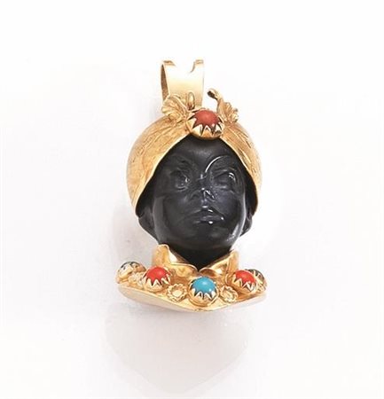 DUE SIGILLI E UN MORETTO IN ORO A BASSO TITOLO, ORO GIALLO E PIETRE DURE un...