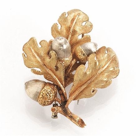 DUE SPILLE IN ORO GIALLO, ORO ROSA, ORO BIANCO E PERLErispettivamente...