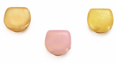 TRE SCATOLINE IN ORO GIALLO E SMALTIciascuna modellata come una borsetta in...