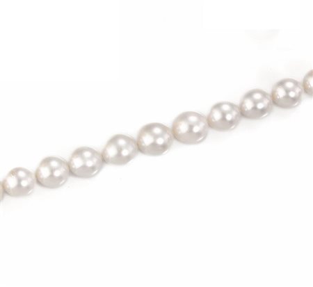 COLLANA IN ORO BIANCO 14 K, PERLE SOUTH SEA E DIAMANTIrealizzata ad una fila...