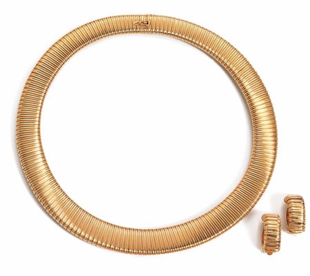 DEMI PARURE IN ORO GIALLO COMPOSTA DA COLLANA E PAIO DI ORECCHINIla collana...