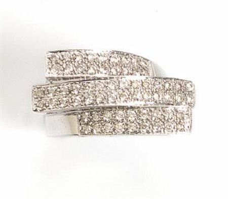 ANELLO IN ORO BIANCO 14 K E DIAMANTIrealizzato con brillanti disposti in tre...