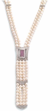 COLLANA IN ORO BIANCO, PERLE, RUBINI E DIAMANTIdisegnata come una cravatta a...
