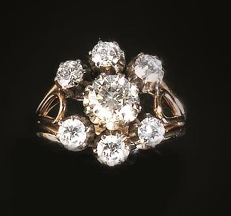 ANELLO IN ORO ROSA E DIAMANTIrealizzato con diamante di 0.80 ct circa entro...