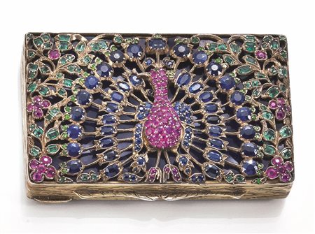 SCATOLA IN ARGENTO DORATO, RUBINI, ZAFFIRI, SMERALDI E PERIDOTIdi forma...