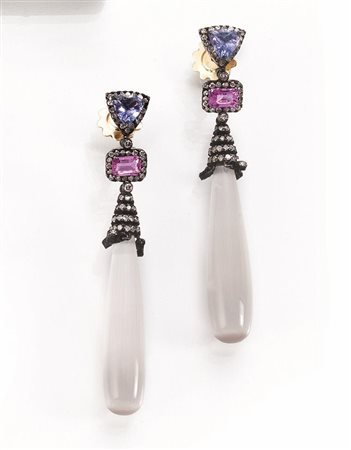 PAIO DI ORECCHINI PENDENTI IN ORO GIALLO, ORO BRUNITO, ARGENTO, QUARZO,...