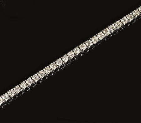 BRACCIALE TENNIS IN ORO BIANCO E DIAMANTIrealizzato ad una fila di brillanti...