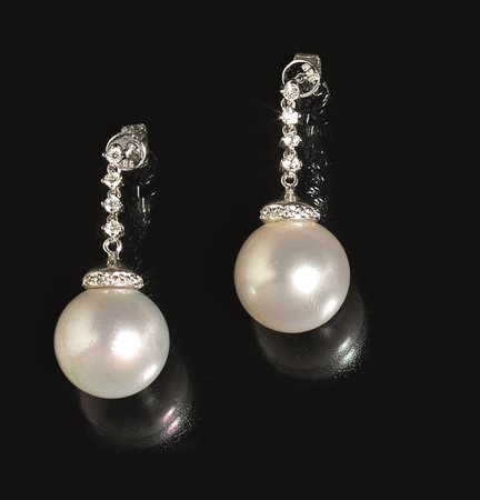 PAIO DI ORECCHINI PENDENTI IN ORO BIANCO 14 K, PERLE SOUTH SEA E...