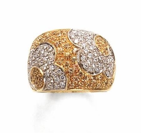 ANELLO IN ORO GIALLO, QUARZI CITRINI E DIAMANTIrealizzato a fascia alta con...