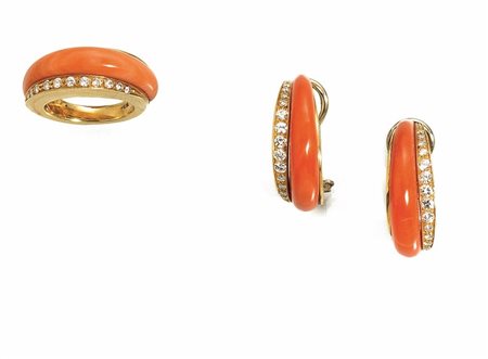 DEMI PARURE IN ORO GIALLO, CORALLO E DIAMANTI COMPOSTA DA PAIO DI ORECCHINI E...