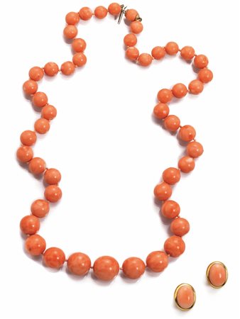 COLLANA E PAIO DI ORECCHINI IN ORO GIALLO E CORALLOla collana realizzata ad...