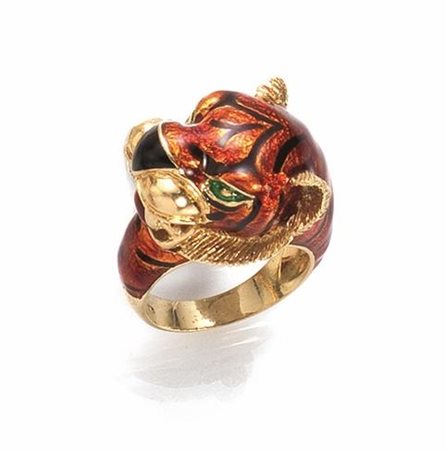 ANELLO IN ORO GIALLO E SMALTImodellato come una tigre rossa, en suite con la...
