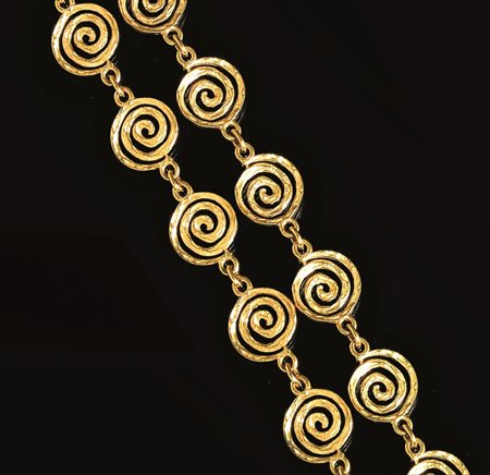 LUNGA COLLANA IN ORO GIALLOrealizzata ad una fila di spirali in oro...