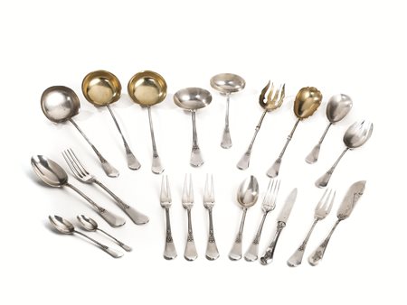 SERVITO DI POSATE, FRANCIA, FINE SECOLO XIXmanici decorti da volute e...