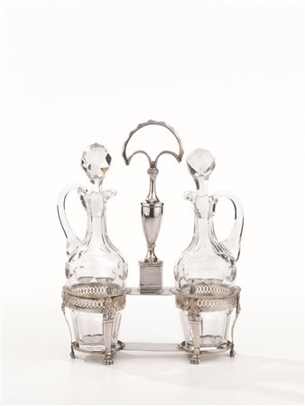 OLIERA, GENOVA, 1818in argento, porta ampolle con bordo traforato e ciascuno...