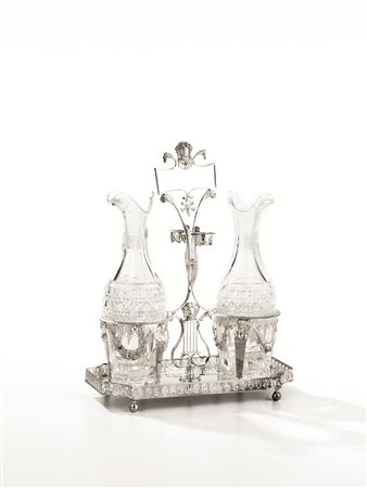 OLIERA, ITALIA, META' SECOLO XIXin argento, base rettangolare con bordo...