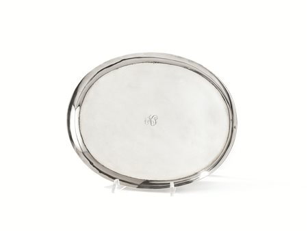 VASSOIETTO, FIRENZE, 1830 CIRCAin argento di forma ovale, piano con...