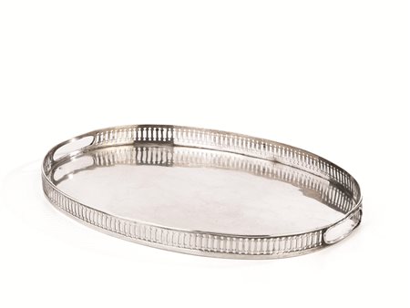 VASSOIO, NAPOLI, META' SECOLO XIXdi forma ovale, in argento con bordo a...