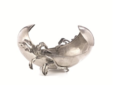 GRANDE CENTROTAVOLA, MILANO, ANNI '30in argento realizzato come una grande...