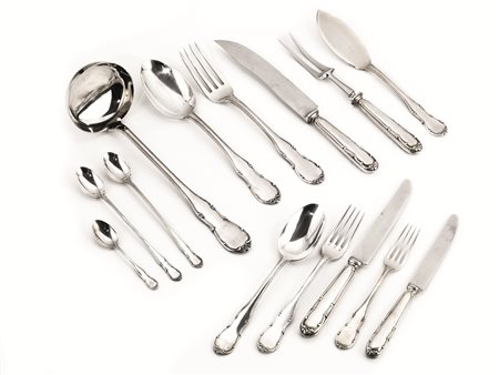 SERVITO DI POSATE, PADOVA, SECOLO XXin argento, manici con finale decorato da...