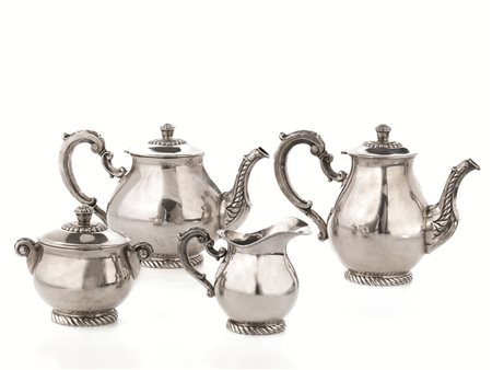 TEIERA, INGHILTERRA, FINE SECOLO XIXin metallo argentato ed inciso a volute e...