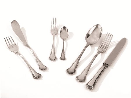 SERVITO DI POSATE, SECOLO XX in argento, manici con finali trilobati,...