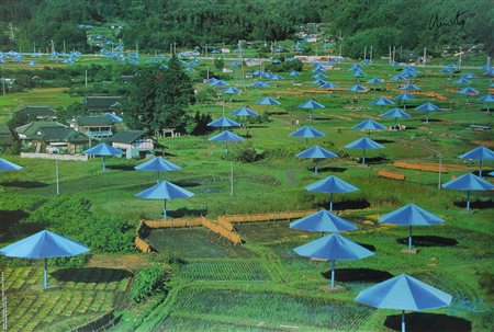 Christo The Umbrellas, Japan - USA, 1984-91, Ibaraki, Japan Site, 1991 stampa...