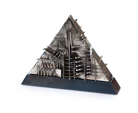 POMODORO ARNALDO Morciano di Romagna 1926Piramide, 1986scultura in bronzo...