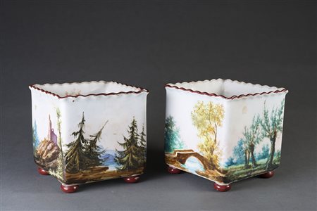 Manifattura francese fine del sec. XIX Coppia di piccole giardiniere in...