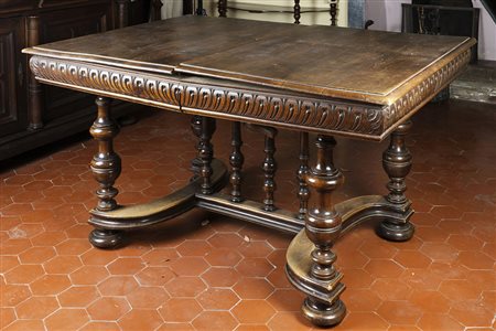 Tavolo da pranzo rettangolare allungabile con fascia intagliata a motivi...