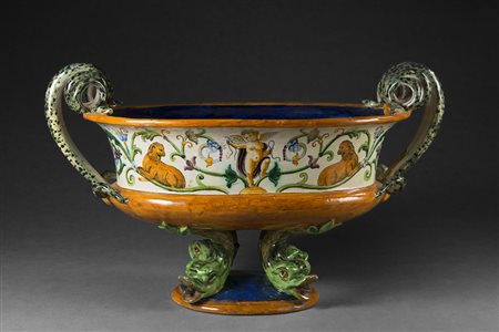 Manifattura inizio del sec. XX Centrotavola in terracotta smaltata decorata...