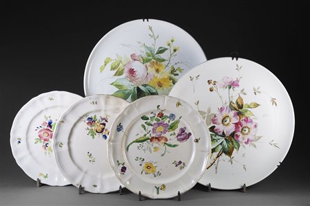 Manifatture diverse lotto composto da tre piatti in ceramica di Laveno e due...