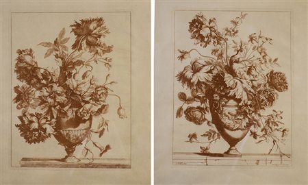 Coppia di acqueforti dall'antico raffiguranti vasi fioriti in monocromia (cm...
